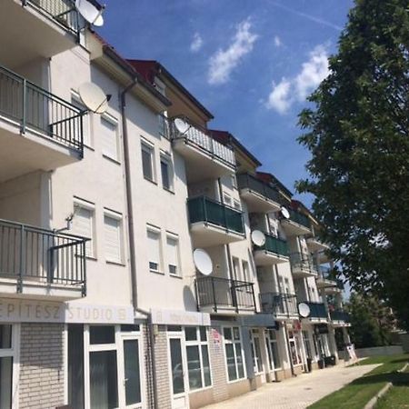Rehab Apartment เฮวิซ ภายนอก รูปภาพ
